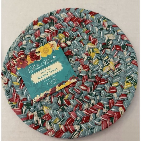 The Pioneer Woman Other - Pioneer Woman Trivet Vintage Floral set of (2) Braided 8.75" Diameter Cotton NEW